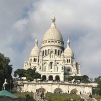 A visit to Paris needs to contain a visit to the magnificent Sacré-Cœur. 
