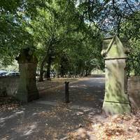 This walk starts on the entrance to Calderstones Park on Yewtree Road (postcode: L18 3JL). The nearest bus stop is on Melove Ave.