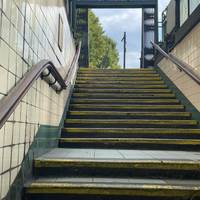 We start today’s journey at Warwick Avenue tube. Exit the tube up the steps and walk straight down Warwick Avenue.