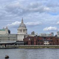 Check out the great views of St Paul’s Cathedral from this riverbank!