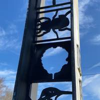 Take note of the River Stort signpost. It’s made up of the animals & insects you may encounter on this walk.