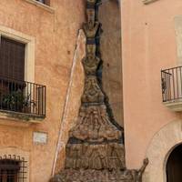 And a statue depicting a human tower.