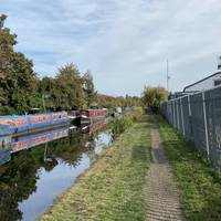 Following this path will bring you through to the Grand Union Canal! Turn right to walk along the towpath.