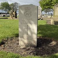 The cemetery also includes many gravestones for seamen from WWII.