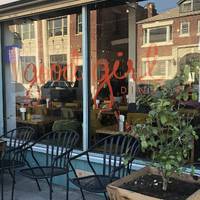 We headed here for the infamous fries and yummy Vietnamese come American delicious food.
