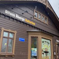 Här finns Alfons Åbergs Kulturhus - ett hus för familjer med barn där både lekande och lärande står i fokus 🧩