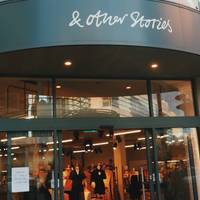 Everyone’s fave high street store for dreamy knitwear and cool girl style, right? & Other Stories is a store you can’t miss nor should you!