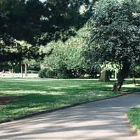 Follow the lane around the south part of the park. 