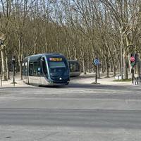 Let’s start off at the Quinconces tram & bus hub. Cross the road to the Place Quinconces.