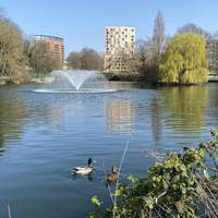 Welcome to this walk from Central Park to Hylands Park, via Marconi Ponds Nature Reserve.