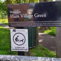 The walk starts on the Woodville Road entrance of the park where there are mosaics of apples and another of pears.