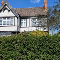 As you enter, look right to see Roundwood House, built in 1836. The park takes its name from this historic building.