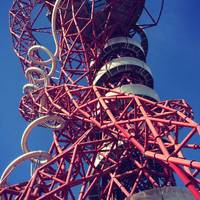 Continue along the river (swan boat optional) to the Orbit - thrill seekers may want to head up the orbit and down the Carsten Holler slide😱