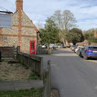 A circular walk starting in Hambleden through Chiltern countryside to the town of Henley-on-Thames     And back along the River Thames