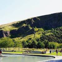 Our walk to the king Arthur's seat mountain started with a picnic at the picturesque Scottish parliament park.  