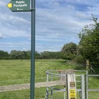 Start on riverside way in Littlethorpe by the public footpath sign.