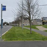 Start by the park opposite Ridgeway Farm Academy and with the park on your right, walk along the Buffer