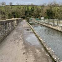 It is over 100m long, 18m wide and carries the Kennet & Avon Canal over the River Avon. It was opened in 1805 and built from Bath stone.