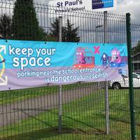 Start at the main entrance of St Paul's Primary, on Backmuir Road.  Pass the entrance and walk in the direction of Abbotsford Avenue.