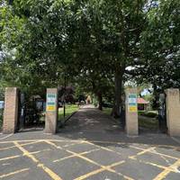 Enter Nicolas Everitt Park and keep your eyes peeled for a park sign just beyond the gates. Can you find it? 👀