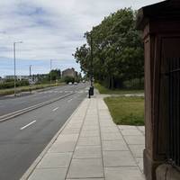 Start the walk at Shaw Street bus stop (served by No. 21). With the bus stop behind you, walk with the road on your left.