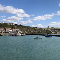 We parked in the Harbour Arm car park - super convenient and you’re greeted with incredible views. You can easily cycle from the 🚆