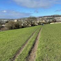 The path is more obvious here as you head towards the city’s streets with their iconic bath stone buildings.
