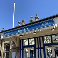 Welcome to King’s Lynn! This route starts at the railway station. It’s easy to get here by train, with frequent Great Northern services.