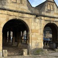 Start in Chipping Campden at the market hall, where you will see the metal disc in the floor, marking the start of the Cotswold Way.