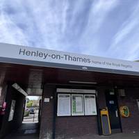 This accessible walk starts at Henley-on-Thames on the Great Western Railway, served by regular trains & buses.