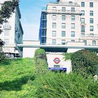 Let’s Start our Loop at Green Park Station, head out of the exit and admire the Diana Fountain at the entrance.