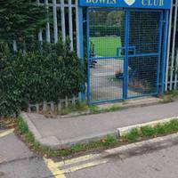 Walk towards the bowls club and turn right down an alley and cross over the bridge.