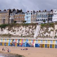 Start off the walk at beautiful Viking Bay in Broadstairs. Take the short set of steps from the beach to Harbour St.