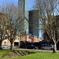 Look up while wandering through the gardens to see Beetham Tower. In 2006, it was Manchester’s tallest building at 169m. Read more. 👇