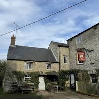 This walk starts in the quiet village of Stoke Lyne. There is on road parking by the pub and bus route 81 serves the St Peter's Church stop.