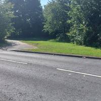 Cross the busy road to the pathway on the right (opposite the Tesco sign)