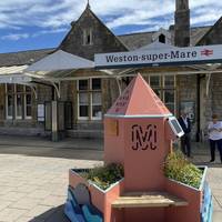 This walk starts at Weston-super-Mare railway station. The bus stop here is served by routes 51, A3 and 1 coaster.