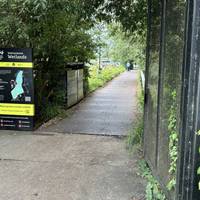 Turn right into the Walthamstow’s Wetlands opposite the Ferry Boat inn. Continue to the end of the metal track.