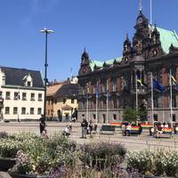 Stortorget - det äldsta torget i Malmö - omgivet av historiska byggnader inklusive det äldsta apoteket Lejonet