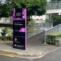 This walk starts from Wellesley St East and heads along Princes St, alongside Albert Park. Start at the AUT purple sign.