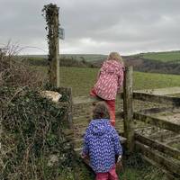 About 2/3 the way along, turn right and head over a stile to enter a paddock. Horses are kept here so ensure dogs are on short leads.