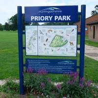 Welcome to Priory Park! It’s 80 acres of 18th century parkland with mature woodland & open spaces.