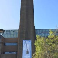 It must be fate, to your right you'll see... The Tate! the gallery with its formidable chimney. Towering majestically over the city. 