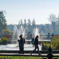 With our backs to the cafe, we'll walk towards the fountains, and head into the water gardens through the left-hand gate.