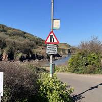 The walk starts by the Sun Bay Hotel stop on New Road in Hope Cove. There is free disabled parking here too.