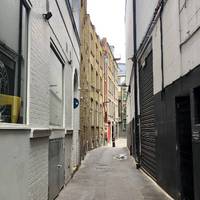 It’s a narrow passage like this inbetween the buildings.