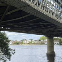 Rail bridge Chiswick to Kew
