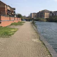 After crossing the Bridge, head back along the toe path toward Becketts Park. 