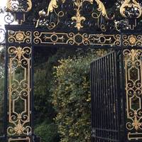 We started to walk towards Queen Mary's Garden and entered through the golden gates leading into it. 