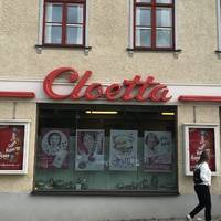 Straight from the parking you’ll see Cloetta store, a candy outlet (!!!!!) where you can buy local candy (known all over Sweden) cheap.